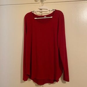 NWOT red knit thin sweater size XL. Long cover rear wear with leggings/jeans